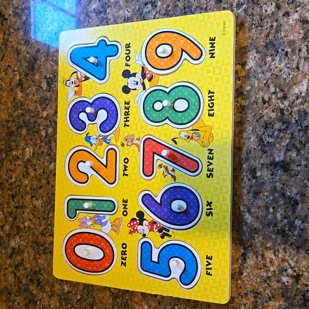 Melissa & Doug mickey mouse numbers wooden peg puzzle
